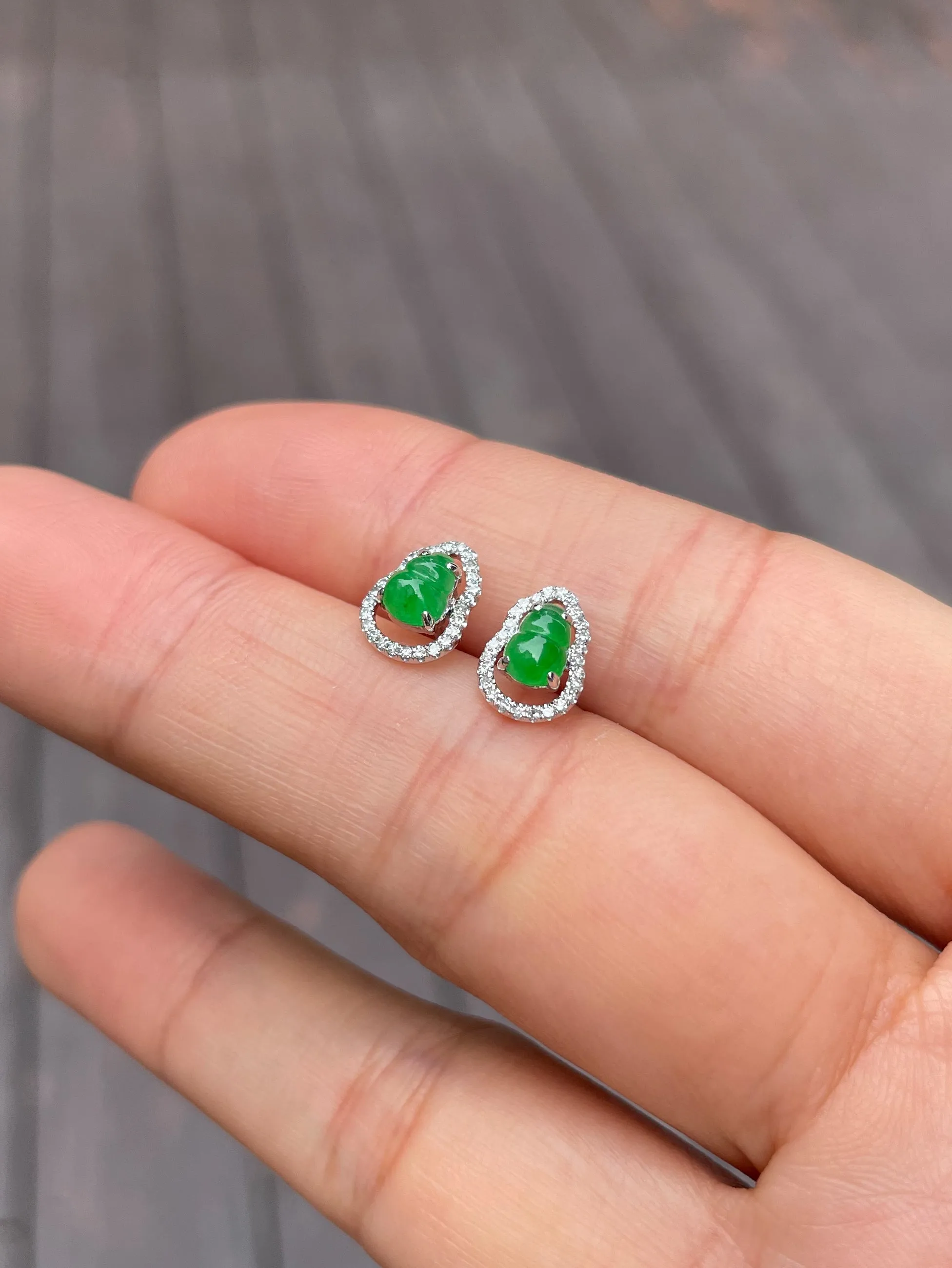 Green Jadeite Earrings - Hu Lu 葫芦 (NJE074)