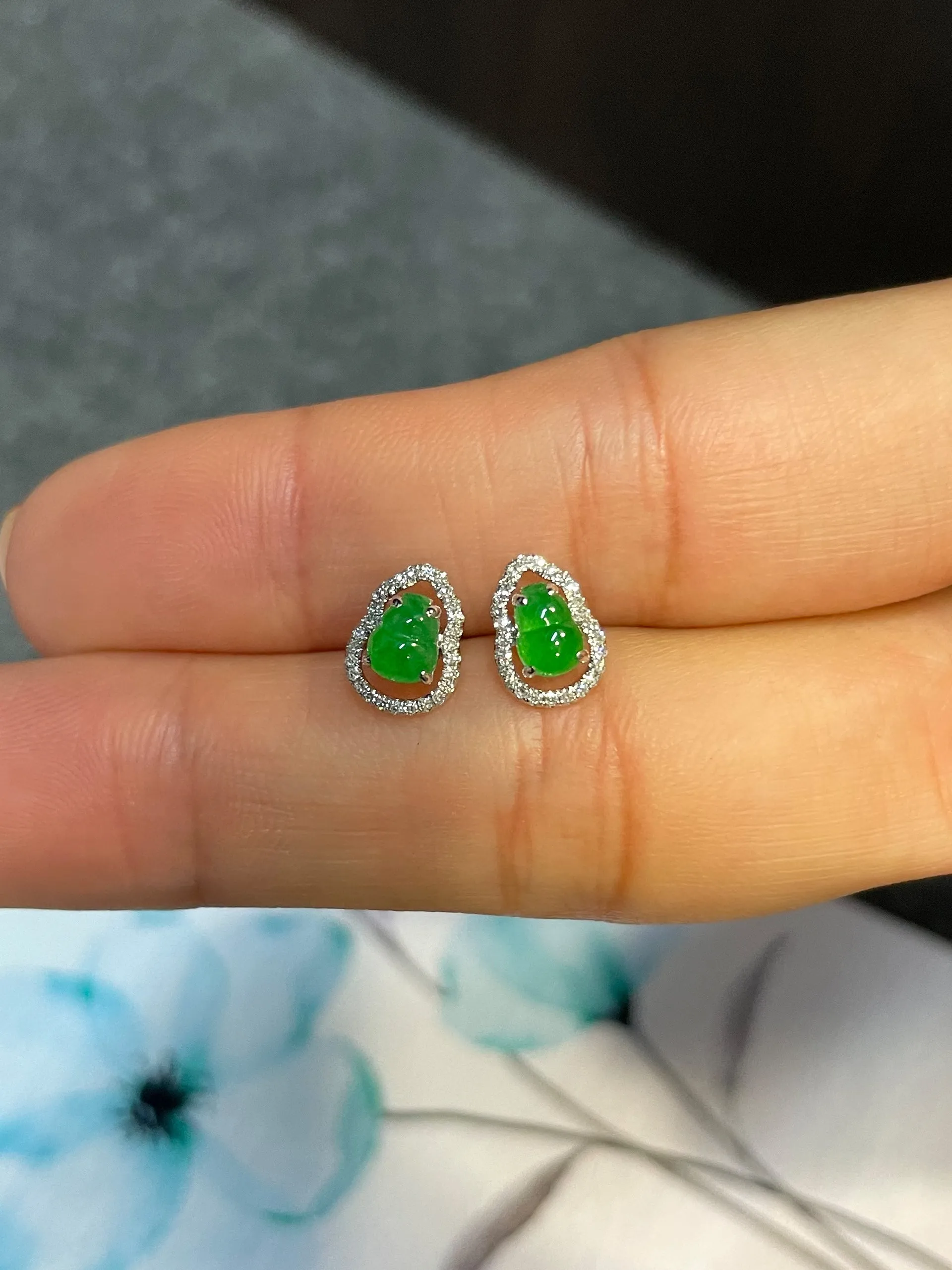 Green Jadeite Earrings - Hu Lu 葫芦 (NJE074)