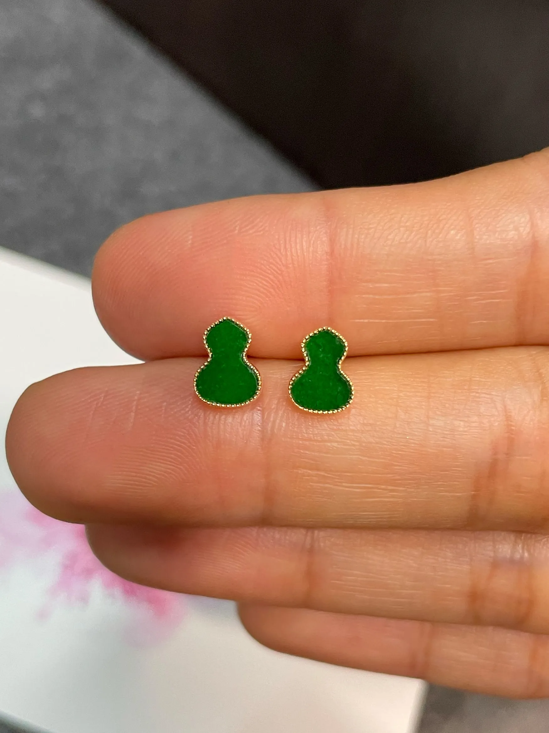 Green Jadeite Earrings - Hu Lu 葫芦 (NJE155)